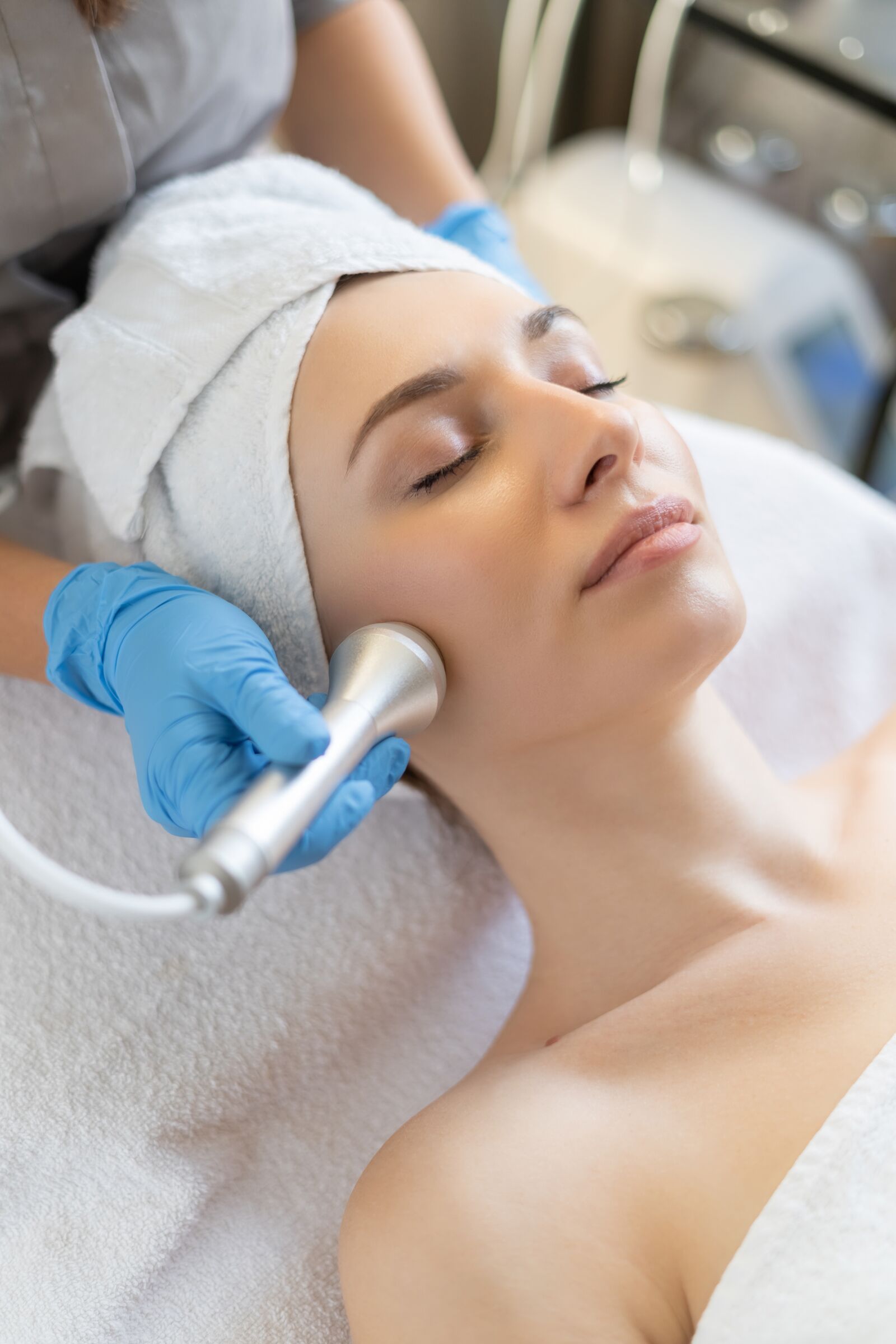 Hydrafacial treatment at Derma Essence Noida