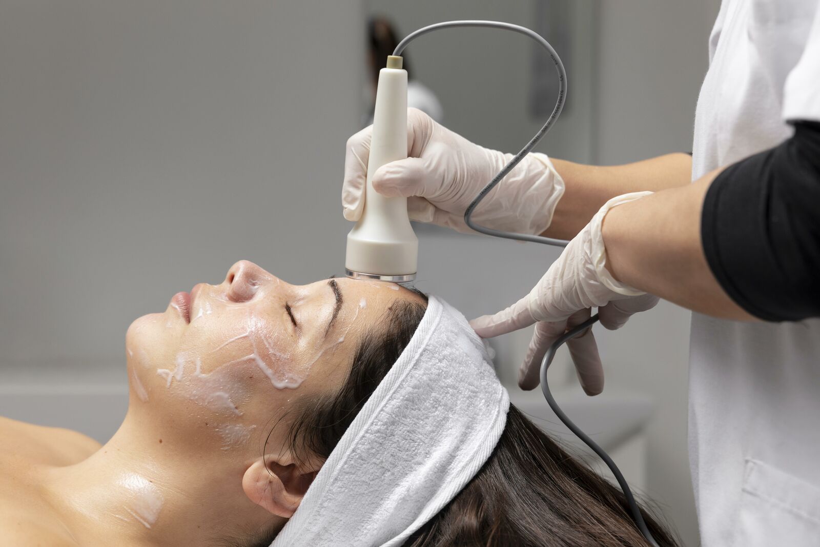 Medi Facials treatment at Derma Essence Noida